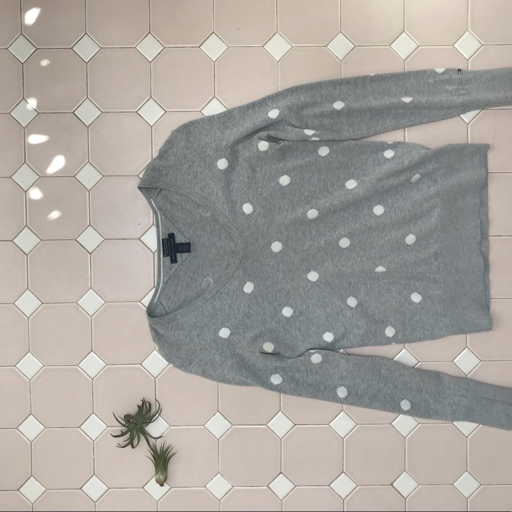 Tommy Hilfiger sweater! Only worn a couple times!